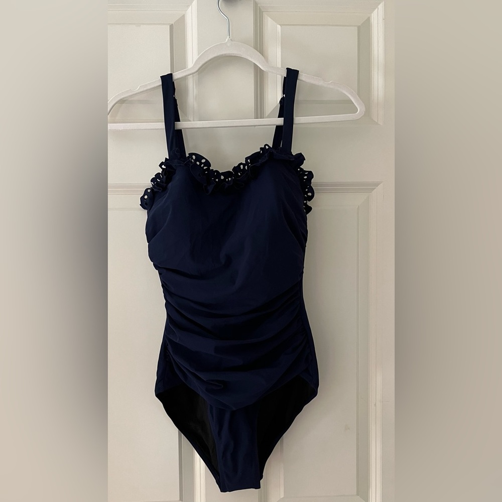 NWT Navy one piece Gottex swimsuit size 8 Navy with ruffle trim adjustable strap